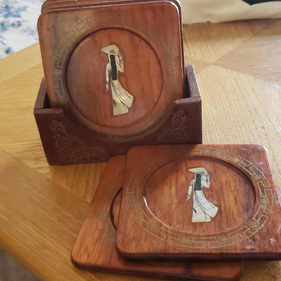 Laquer Ware Wood Coaster Mother of Pearl Inlay. - Picture 5 of 8